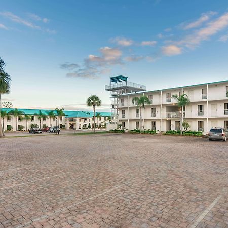 Days Inn & Suites By Wyndham Lake Okeechobee Exterior foto