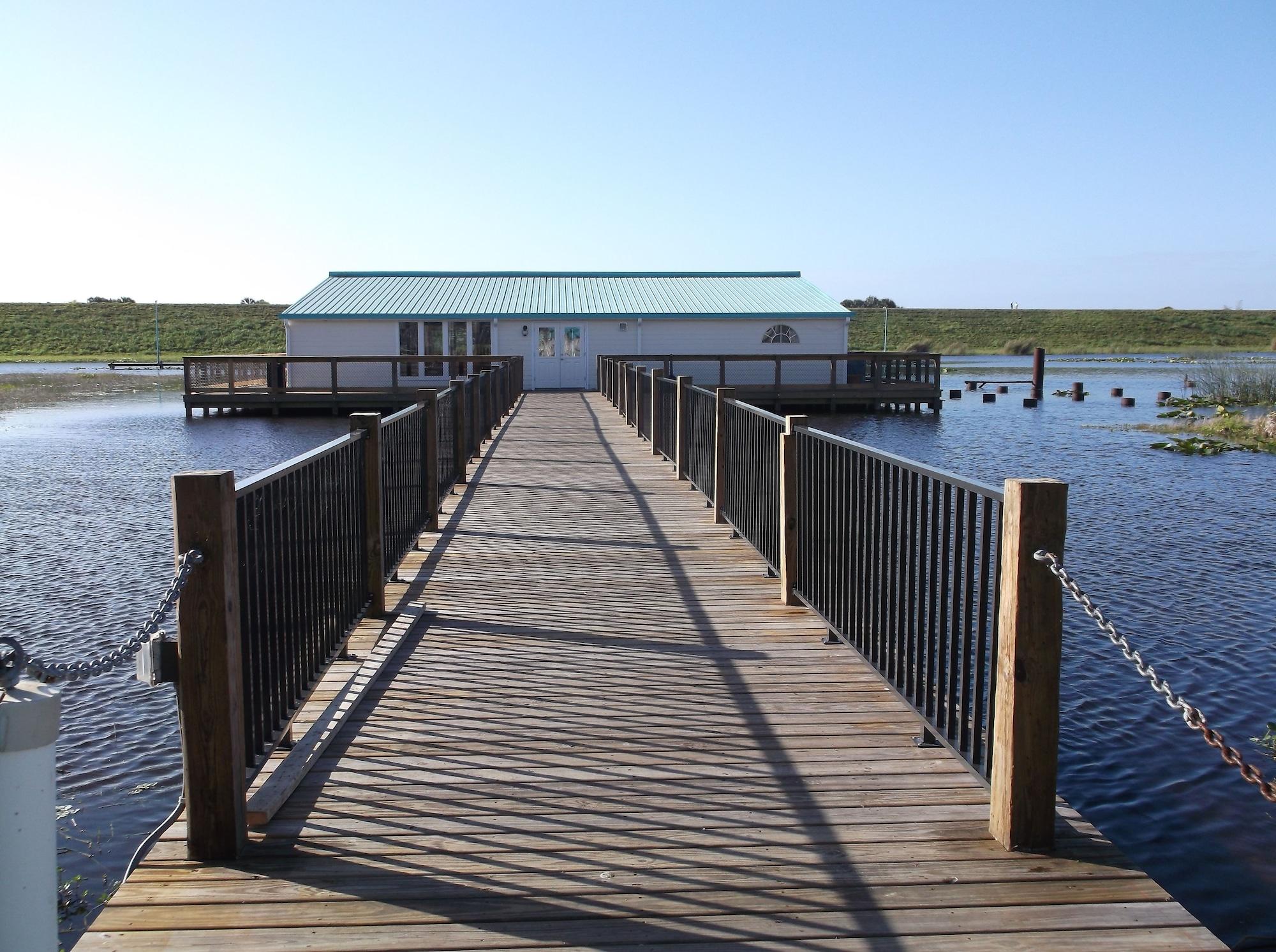 Days Inn & Suites By Wyndham Lake Okeechobee Exterior foto