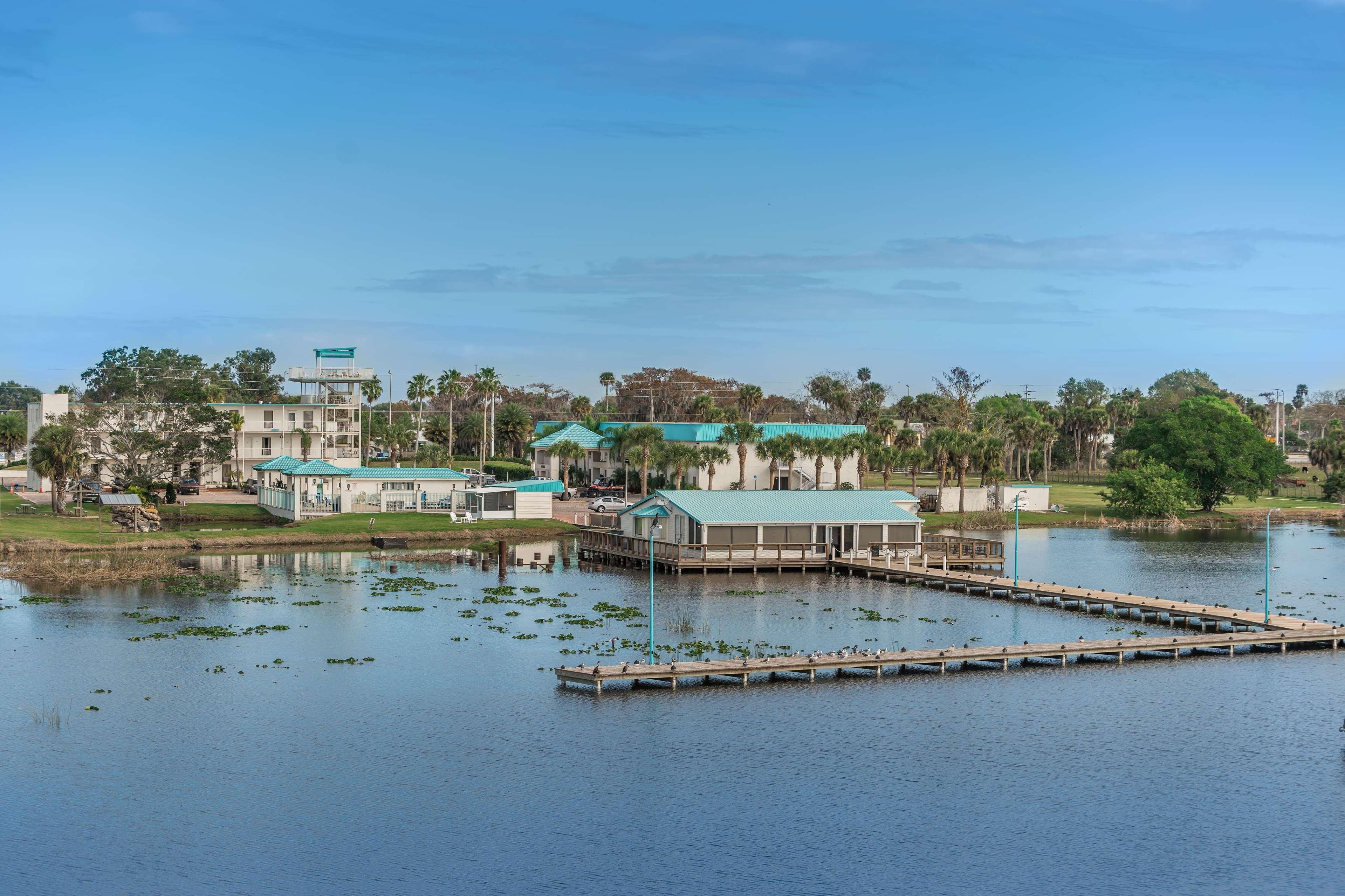 Days Inn & Suites By Wyndham Lake Okeechobee Exterior foto